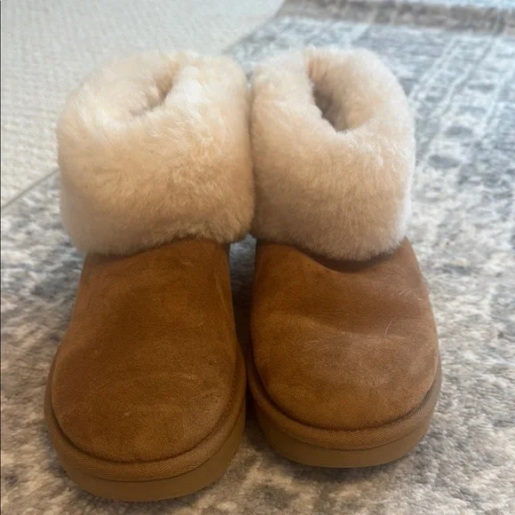 Ugg Cozy boots size 7 - Picture 1 of 3
